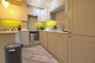 2 bed flat, West Avenue, Gosforth, Newcastle, NE34ES - Image 3